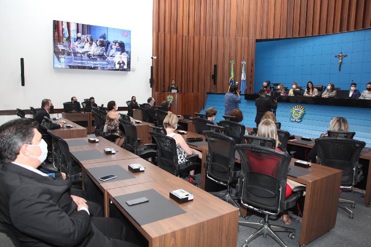 Imagem: A sessão solene em  comemoração ao Dia do Odontólogo foi realizada de forma mista