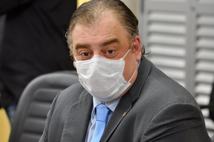 Imagem: Neno Razuk, autor do projeto, afirma que há muitas demandas de pais quanto à permanência nas escolas de acompanhantes de alunos com deficiência