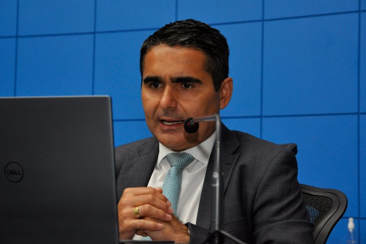 Imagem: Deputado também parabenizou modelo mirim vencedora em concurso internacional