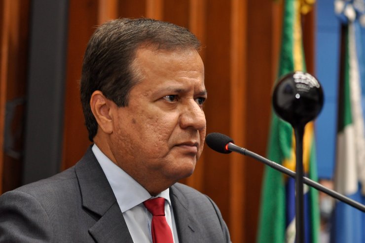 Imagem: "Somarmos esforços para amparar as famílias mais carentes do Estado”, disse Amarildo na tribuna