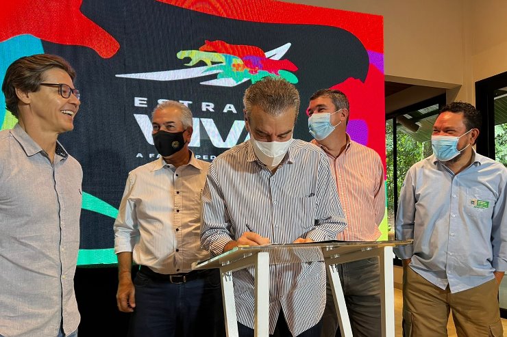 Imagem: Solenidade de lançamento do Manual de Orientações Técnicas para a Redução do Atropelamento de Animais nas Rodovias