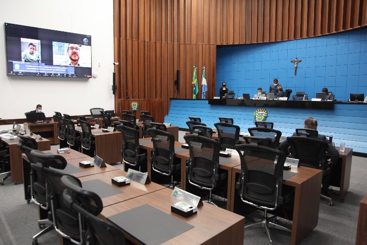 Imagem: Sessões continuam em formato híbrido, com acesso restrito de público ao plenário