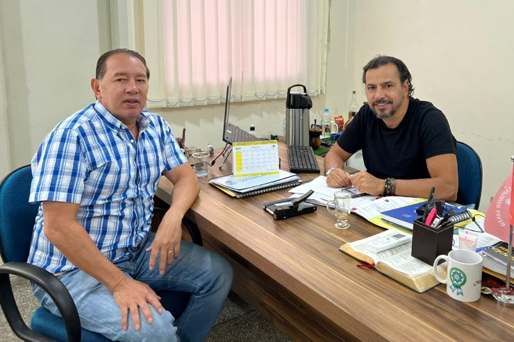Imagem: Gerson e Marcelo discutem andamento de projetos esportivos