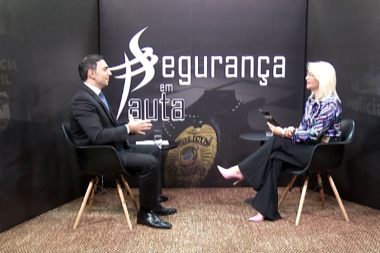 Imagem: Toda semana a Investigadora Lucilene Souza recebe especialista