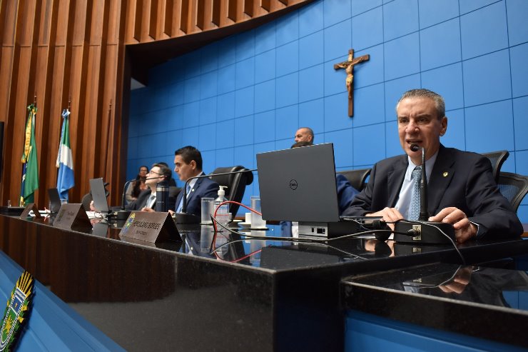 Imagem: Mesa Diretora da ALEMS aprovou as contas do governo conforme projeto de decreto legislativo apresentado na sessão desta terça-feira