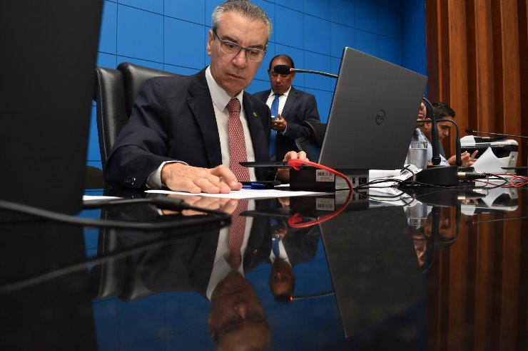 Imagem: Mesa Diretora apresentou o projeto de decreto legislativo na sessão plenária desta quarta-feira