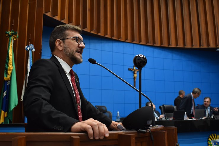 Imagem: Parlamentar fez apelo ao Governo do Estado para que seja feito o pagamento do salário dos professores temporários