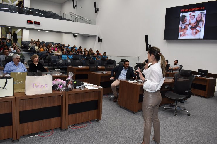 Imagem: Sextou retornou às atividades presenciais, com palestra às servidoras no Plenário Júlio Maia