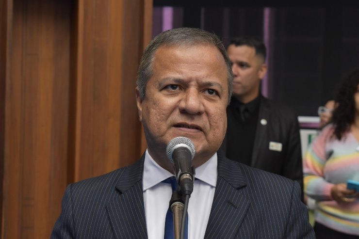 Imagem: Amarildo Cruz defende a obrigatoriedade de registro de reclamações presenciais quanto a serviços e produtos bancários