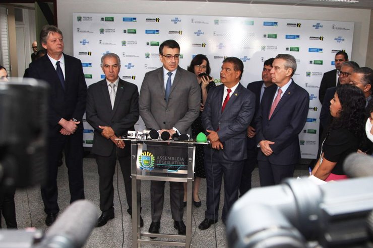 Imagem: Em coletiva de Imprensa, ministro, governador e parlamentares ressaltaram a posição estratégica do estado