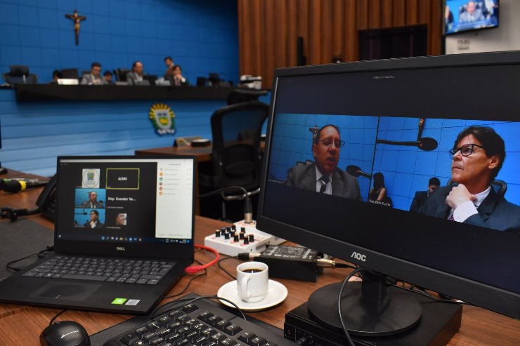 Imagem: CCJR é transmitida ao vivo pelo YouTube e Facebook oficiais da Casa de Leis