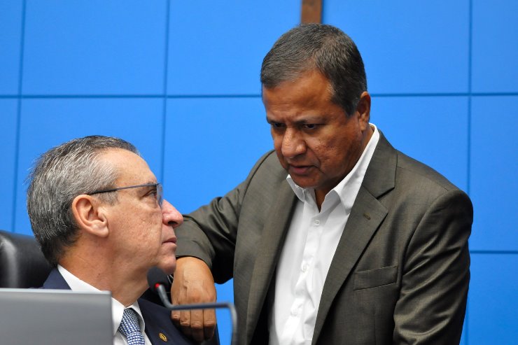 Imagem: O presidente da Casa de Leis, Paulo Corrêa, e o deputado Amarildo Cruz são os proponentes da solenidade