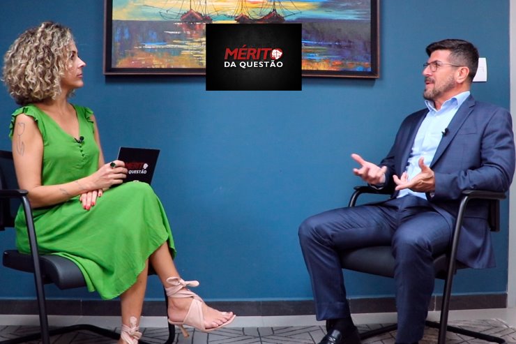 Imagem: O juiz de Direito José Henrique Neiva de Carvalho e Silva da Vara de Falências, Recuperações, Insolvências e Cumprimento de Cartas Precatórias Cíveis da Capital