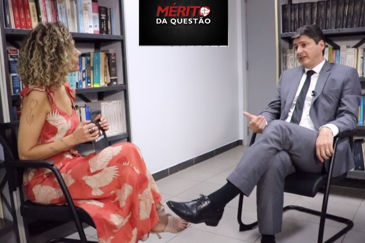 Imagem: O convidado do programa é o juiz auxiliar Marcus Vinícius de Oliveira Elias, que integra a Coordenadoria Estadual