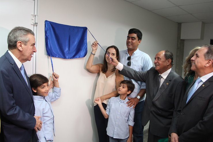 Imagem: Descerramento das placas em homenagens ocorreu na manhã desta terça-feira 