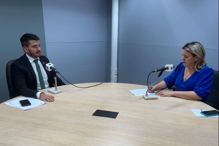 Imagem: O entrevistado desta edição do programa é o deputado Rafael Tavares