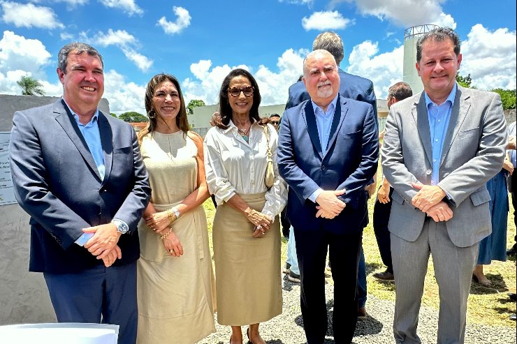 Imagem: Renato Câmara, referência no trabalho pela pessoa idosa em MS, e Eduardo Riedel reforçam a importância da união entre estado e instituições no fortalecimento da rede de proteção social.