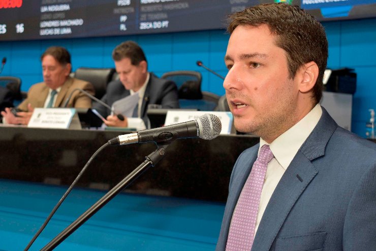 Imagem: O deputado João Henrique abordou o assunto que é tema do projeto durante sessão plenária 