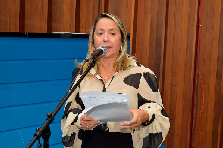 Imagem: Deputada Lia Nogueira, autora da proposta, durante sessão ordinária na Assembleia Legislativa 