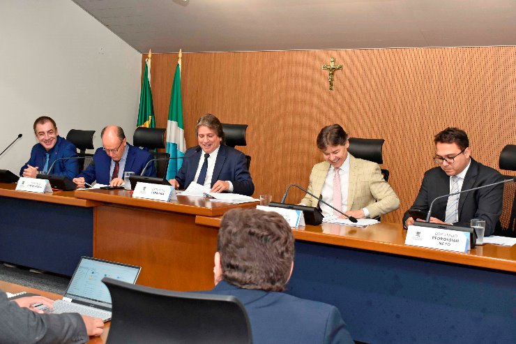 Imagem: CCJR é transmitida ao vivo e pode ser acompanhada no Plenarinho Nelito Câmara