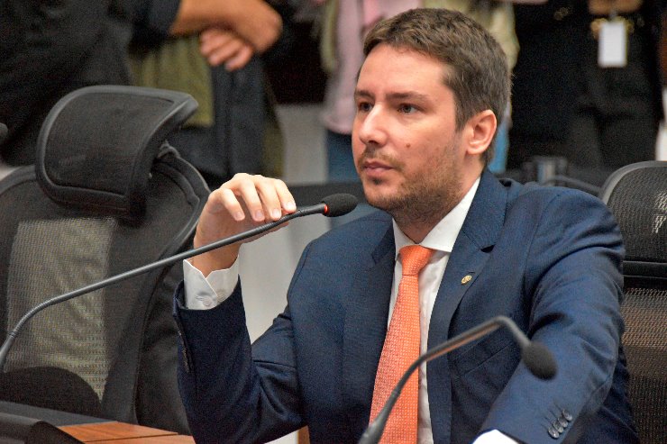 Imagem: Projeto apresentado por João Henrique visa o bem-estar e qualidade de vida da população idosa residente no Estado