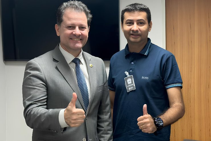Imagem: Vereador Flavio Lopes Lemes e o deputado Renato Câmara solicitaram materiais esportivos para o município