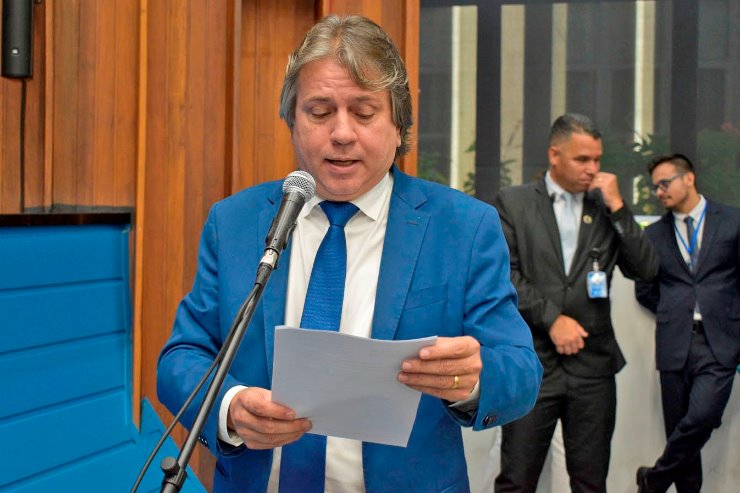 Imagem: Deputado Caravina, autor do projeto, durante uso da palavra em sessão ordinária da ALEMS nesta quarta-feira