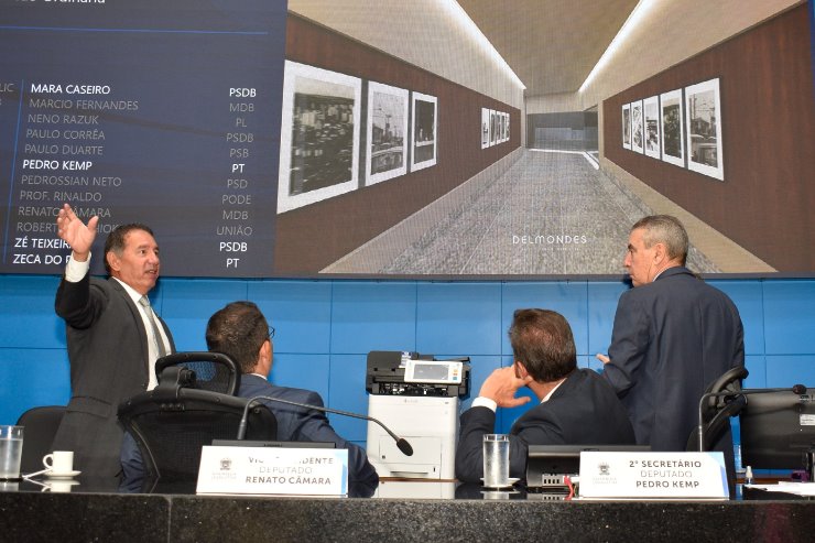 Imagem: Após a aprovação, o projeto arquitetônico do novo plenário foi oficialmente apresentado pelo presidente Gerson Claro