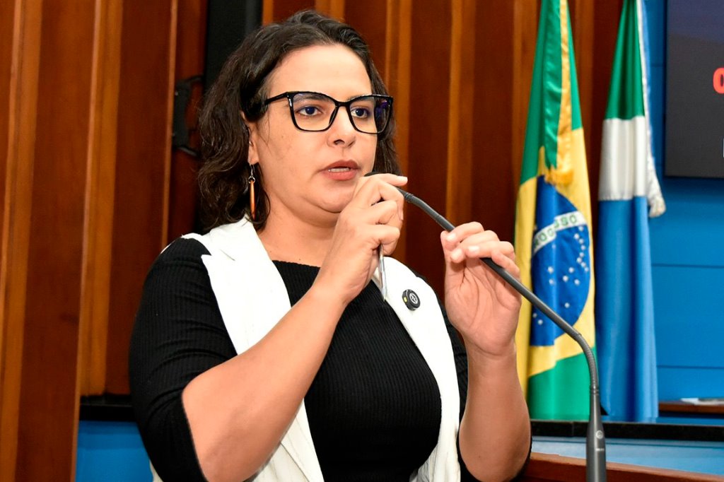 Imagem: Deputada Gleice Jane, autora da proposta, durante sessão ordinária na Assembleia Legislativa 