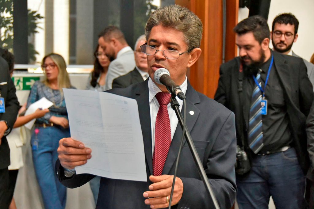 Imagem: Deputado Rinaldo Modesto, autor da Resolução, durante uso da palavra na sessão plenária na ALEMS