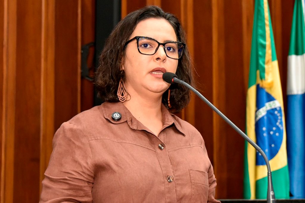 Imagem: A deputada estadual Gleice Jane é a propositora da sessão solene, que prestará homenagens às artistas sul-mato-grossenses 