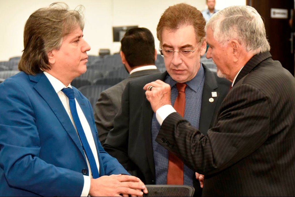 Imagem: Os deputados estaduais apreciaram quatro proposições pautadas na Ordem do Dia 