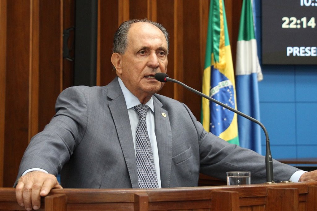 Imagem: O deputado Zé Teixeira abordou ambos temas na tribuna durante a sessão plenária