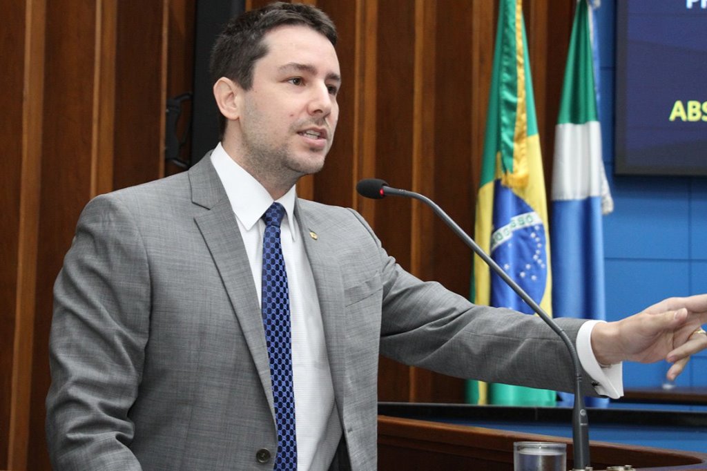 Imagem: Autor do projeto que fomenta a inclusão digital da população idosa, deputado estadual João Henrique