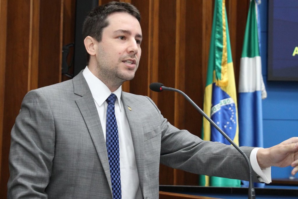 Imagem: "Projeto protege a finalidade dos serviços públicos essenciais", afirma o deputado João Henrique
