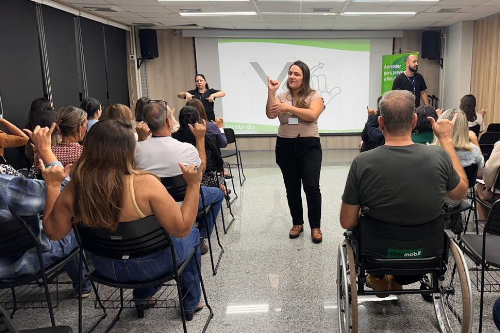Imagem: Promovendo inclusão e cidadania, Escola do Legislativo da ALEMS inicia curso de Libras para servidores