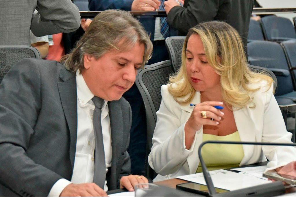 Imagem: Os deputados Caravina e Lia Nogueira são os autores das leis publicadas nesta segunda-feira 