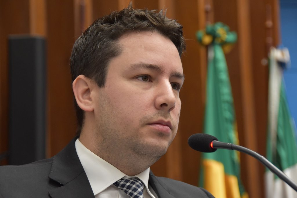 Imagem: Deputado João Henrique, autor da proposta, durante sessão plenária na Assembleia Legislativa de Mato Grosso do Sul 