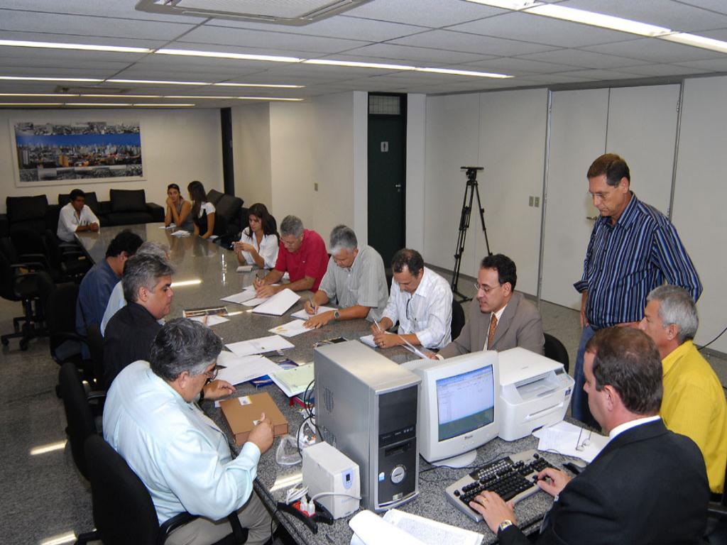 Imagem: Reunião com as agências finalistas de publicidade 