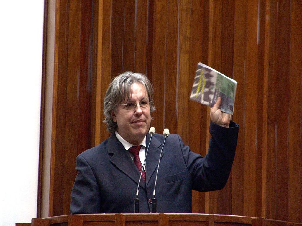 Imagem: O engenheiro civil e professor Ildo Luiz Sauer