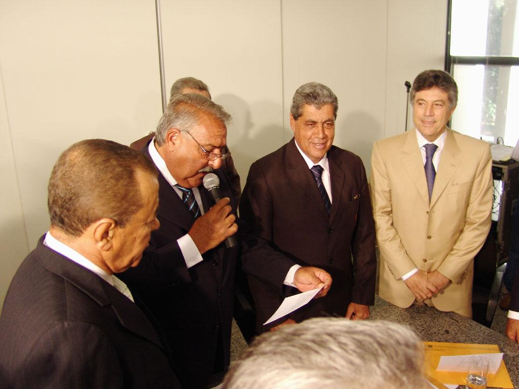 Imagem: Ato de posse foi realizado na presidência da AL