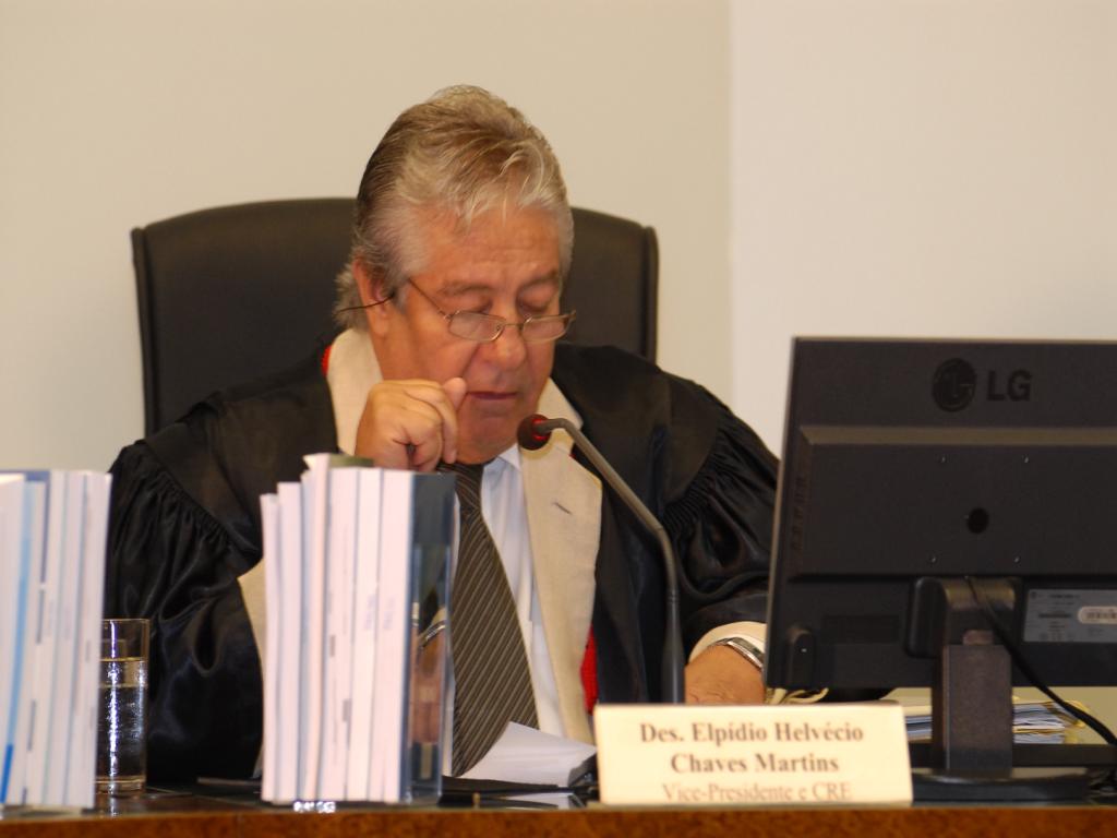 Imagem: Desembargador profere voto contra cassação de Ari Artuzi