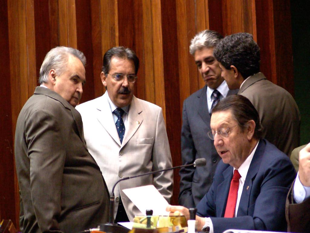 Imagem: Dep. Ari Rigo faz a leitura do projeto enviado pelo governo