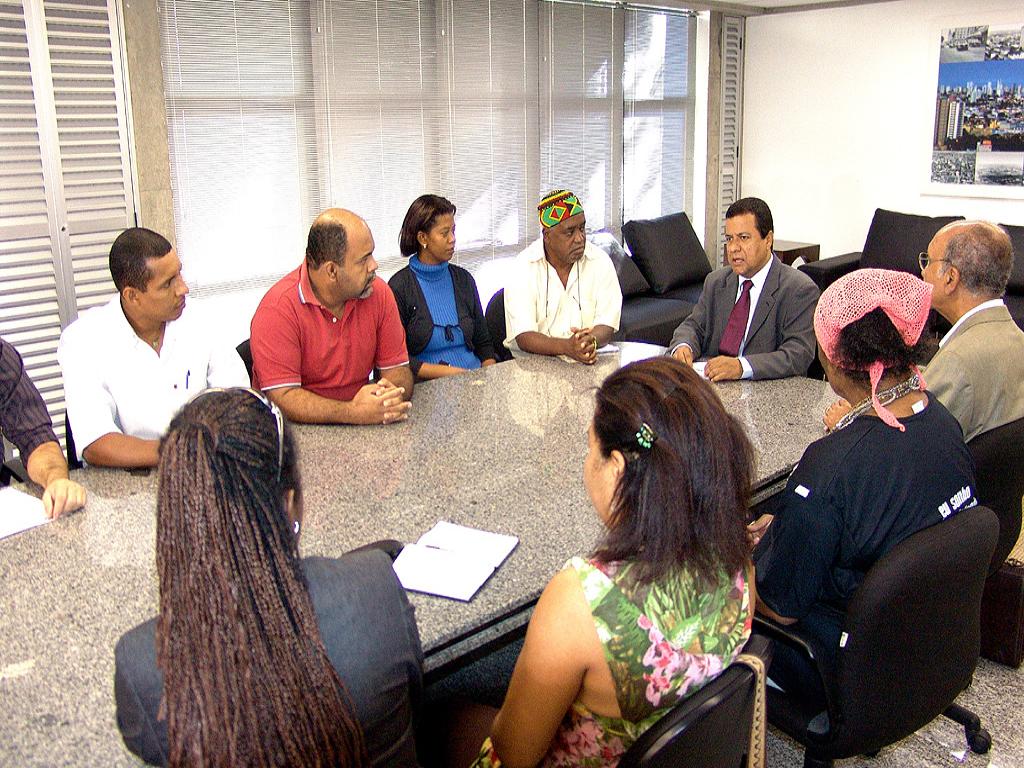 Imagem: Amarildo e entidades debatem projeto de lei 