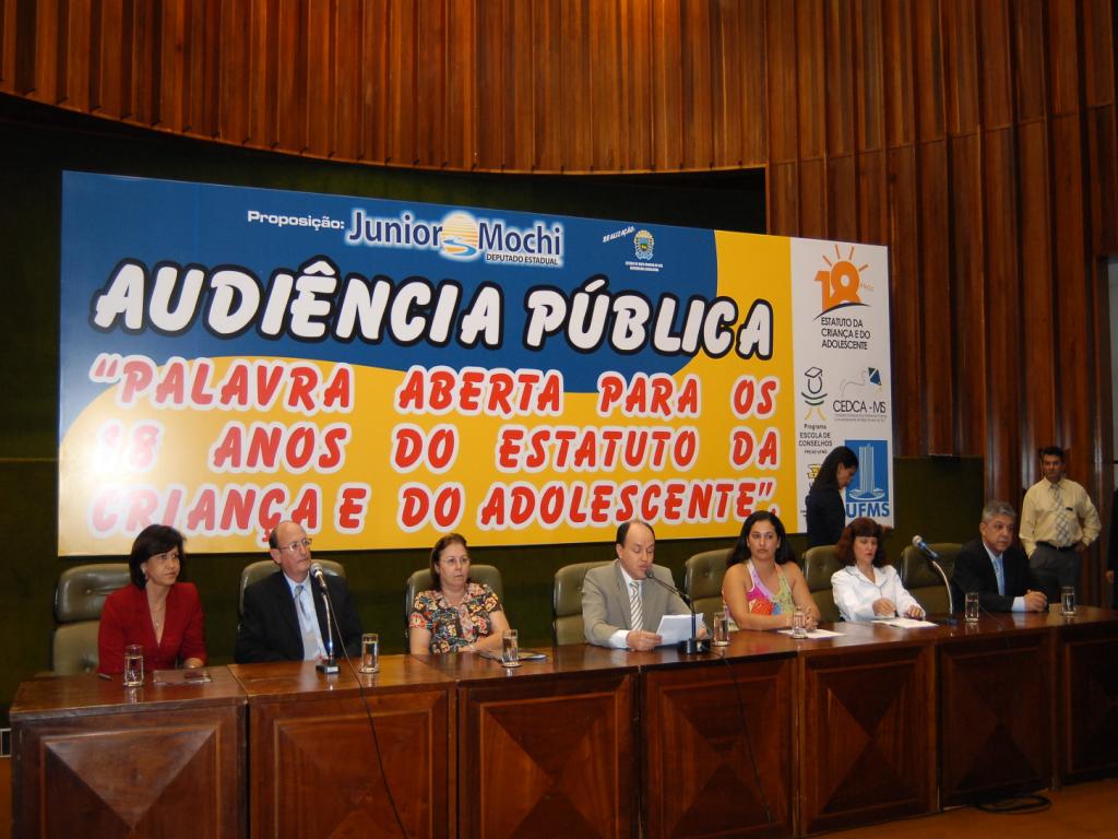 Imagem: Autoridades e educadores discutiram o ECA