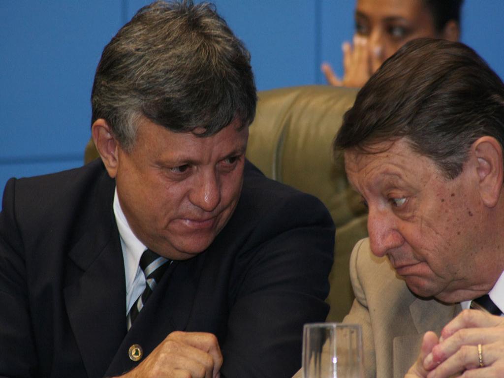 Imagem: Dep. Cel Ivan em conversa com Dep. Ary Rigo presidente do PDT MS 