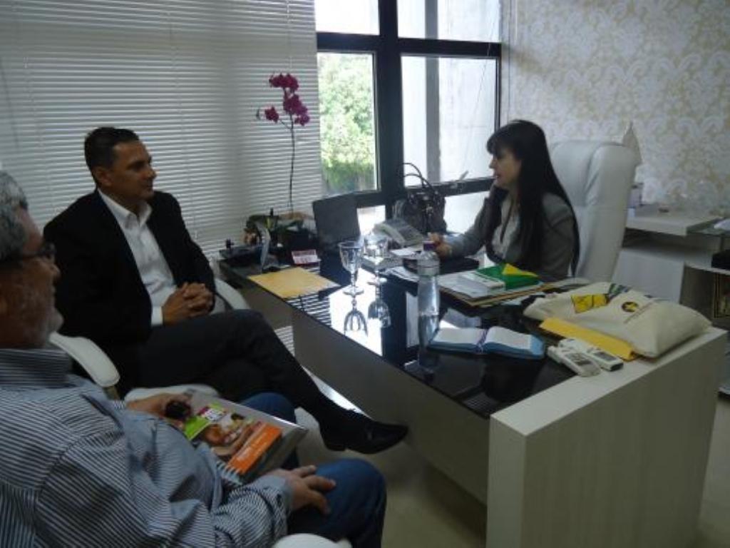 Imagem: Mara discute emendas com prefeito