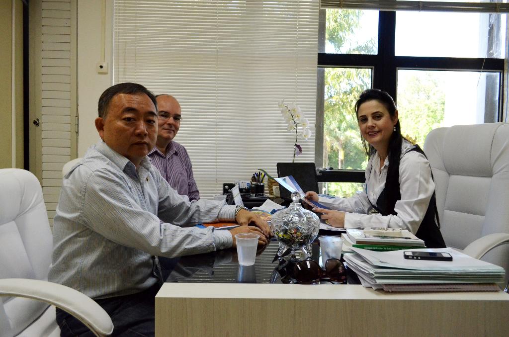 Imagem: Mara e dirigentes da CDL