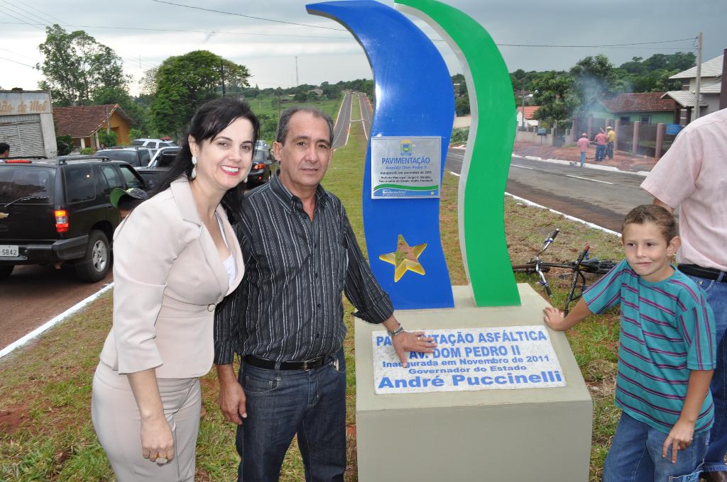 Imagem: Mara ao lado de Casé, durante a inauguração