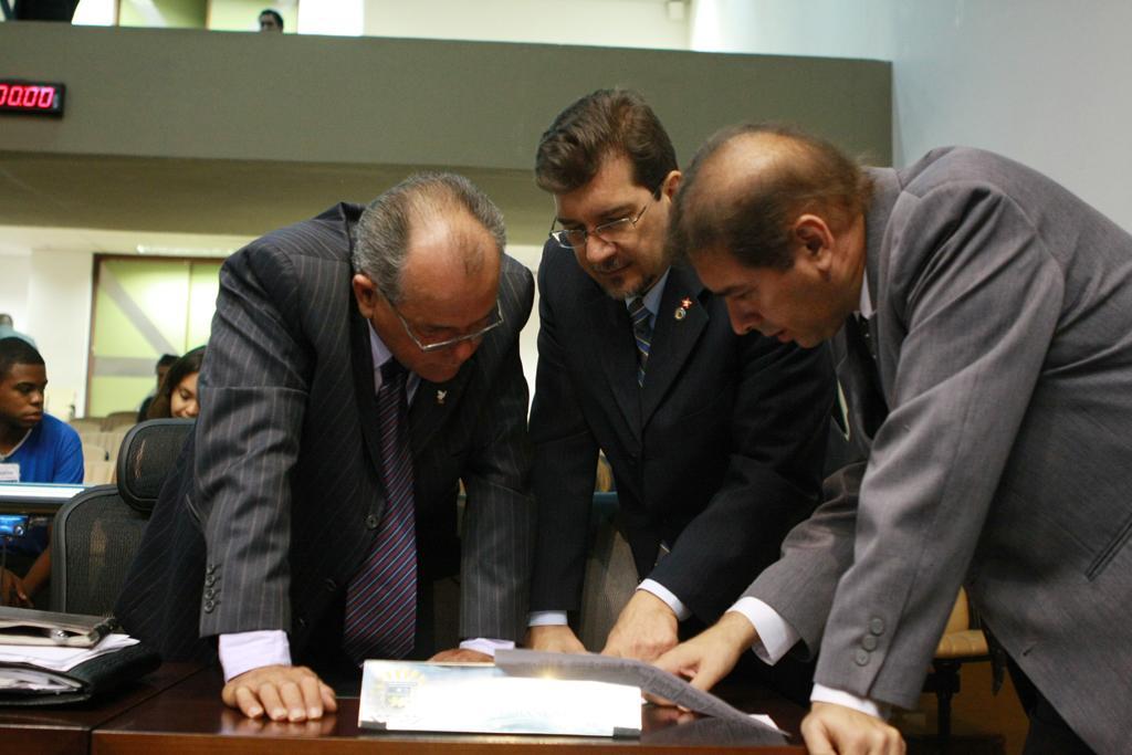 Imagem: “O EJA é uma excelente oportunidade para aqueles alunos de baixa renda, trabalhadores, que perderam a oportunidade de estudar na idade adequada”